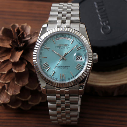 SEIKOJUST DAY-DATE ICE BLUE ROMAN